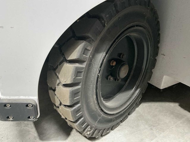 2017 avt grt rescue towing vehicle bergingsvoertuig (tugger) - afbeelding 7 van  45