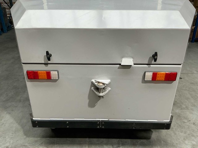 2017 avt grt rescue towing vehicle bergingsvoertuig (tugger) - afbeelding 8 van  45