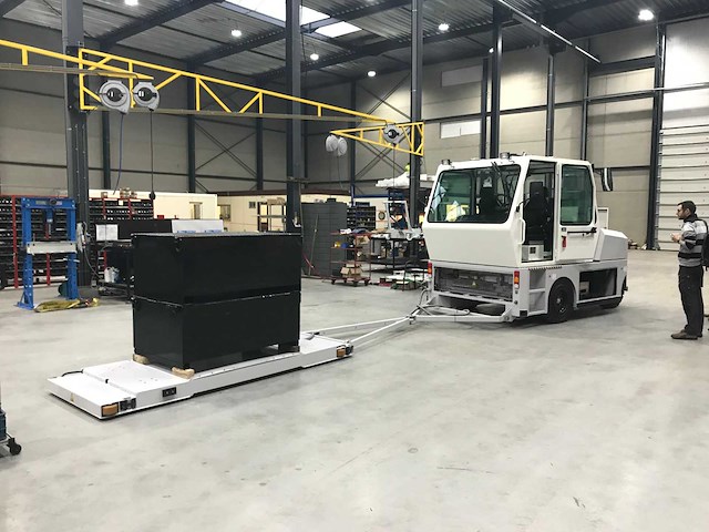 2017 avt grt rescue towing vehicle bergingsvoertuig (tugger) - afbeelding 1 van  45