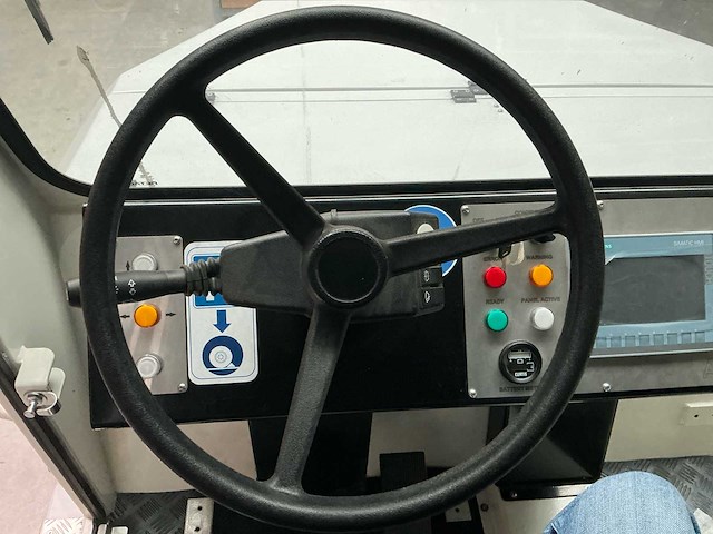 2017 avt grt rescue towing vehicle bergingsvoertuig (tugger) - afbeelding 14 van  45