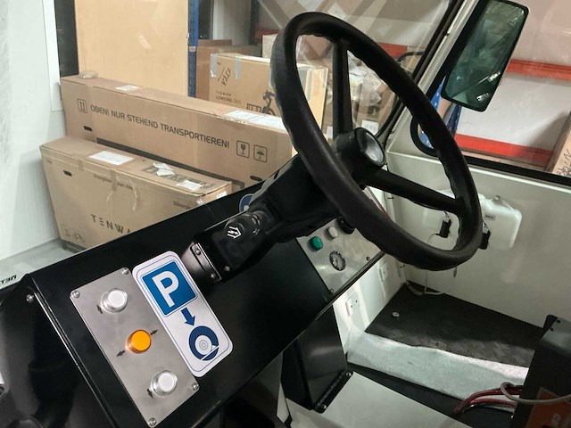 2017 avt grt rescue towing vehicle bergingsvoertuig (tugger) - afbeelding 21 van  45