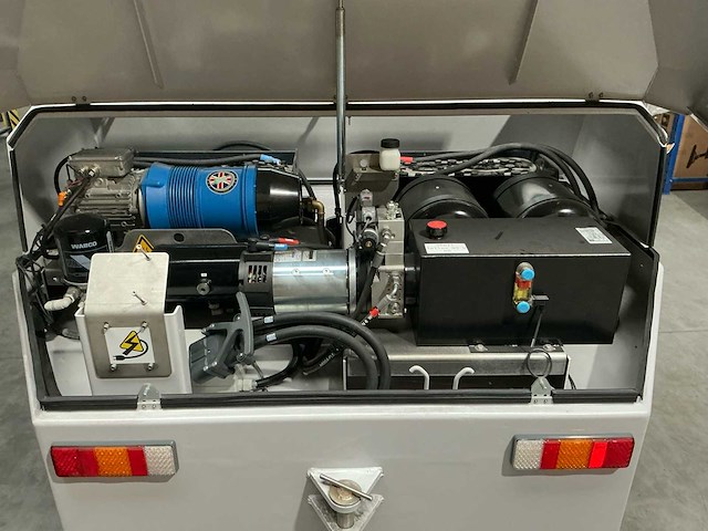 2017 avt grt rescue towing vehicle bergingsvoertuig (tugger) - afbeelding 27 van  45