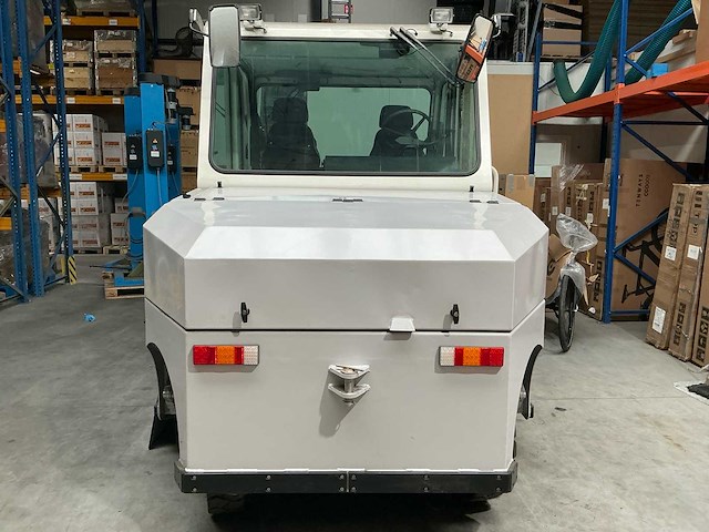 2017 avt grt rescue towing vehicle bergingsvoertuig (tugger) - afbeelding 41 van  45