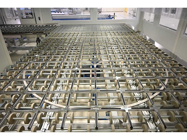 2017 benteler 2-delige aluminium glas panelen laad fifo systeem inclusief 5-delige kruiswissel systeem en rollenbaan systeem - afbeelding 6 van  33