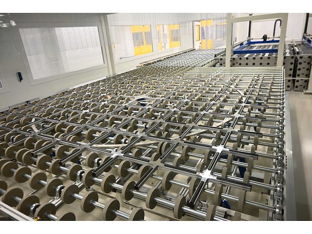 2017 benteler 2-delige aluminium glas panelen laad fifo systeem inclusief 5-delige kruiswissel systeem en rollenbaan systeem - afbeelding 9 van  33