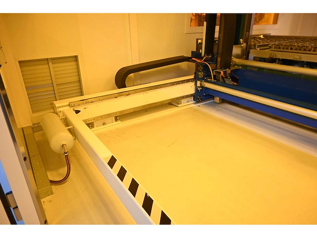 2017 benteler / 4pico kantelbare glasplaat assembleerlijn met 4pico uv-oppervlakte behandeling lijn (c) - afbeelding 10 van  37