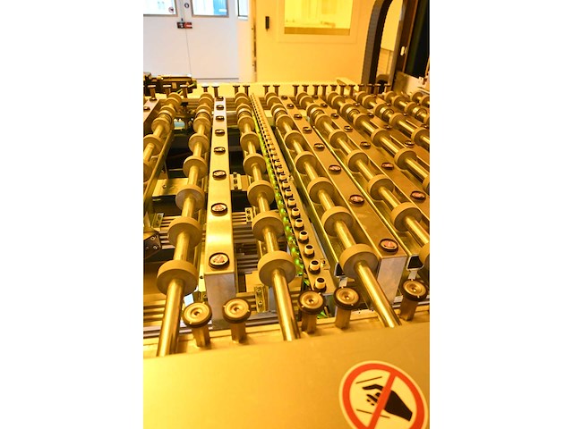 2017 benteler / 4pico kantelbare glasplaat assembleerlijn met 4pico uv-oppervlakte behandeling lijn (c) - afbeelding 18 van  37