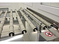 2017 benteler conveyor unloading / (turn over) crossbelt conveyor 7-delige aangedreven conveyor transportband systeem met kanteltafel en verticale zij-uitgifte (c) - afbeelding 23 van  36