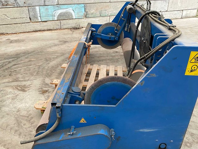 2017 blijleven kgm2000 kunstgras oprolmachine - afbeelding 9 van  13