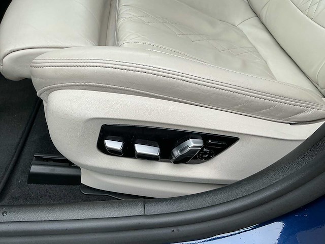 2017 bmw 5-serie m550i xd executive personenauto - afbeelding 19 van  34