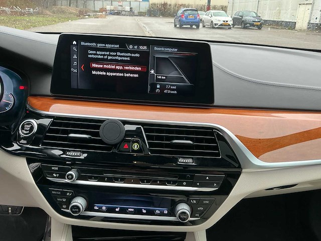 2017 bmw 5-serie m550i xd executive personenauto - afbeelding 22 van  34