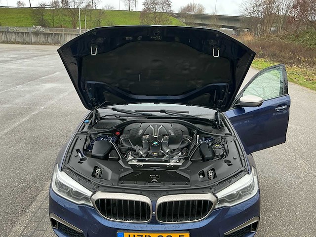 2017 bmw 5-serie m550i xd executive personenauto - afbeelding 26 van  34