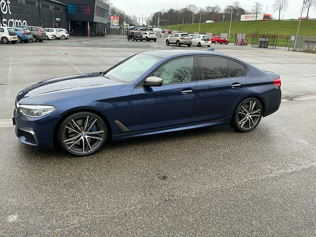 2017 bmw 5-serie m550i xd executive personenauto - afbeelding 23 van  34