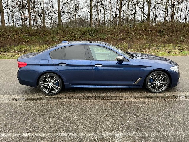2017 bmw 5-serie m550i xd executive personenauto - afbeelding 31 van  34