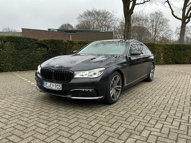 2017 bmw 730d sedan personenauto - afbeelding 1 van  33