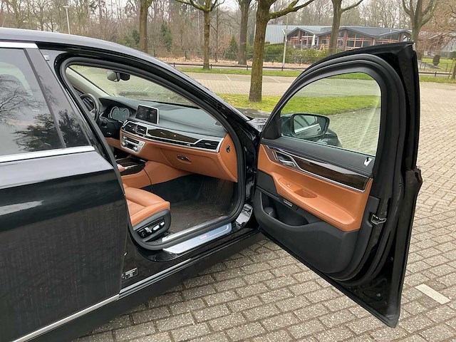 2017 bmw 730d sedan personenauto - afbeelding 24 van  33