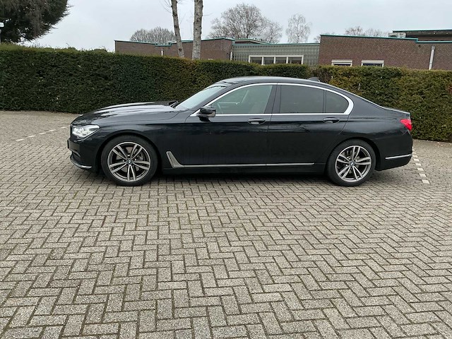 2017 bmw 730d sedan personenauto - afbeelding 21 van  33