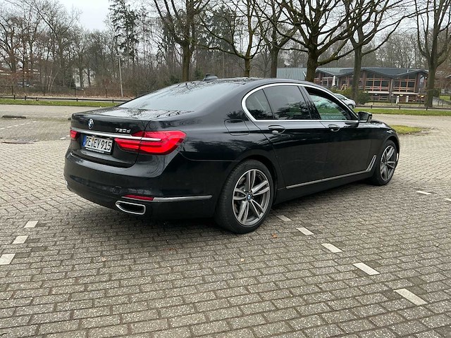 2017 bmw 730d sedan personenauto - afbeelding 29 van  33