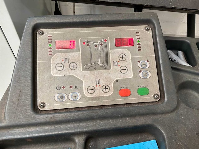 2017 bosch wbe 4120d balanceermachine - afbeelding 3 van  7