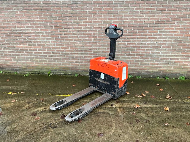 2017 bt lwe130 elektrische palletwagen - afbeelding 1 van  9