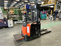 2017 bt / toyota spe160l elektrische stapelaar met platform - afbeelding 6 van  11