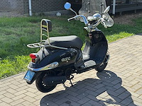 2017 btc legend scooter - afbeelding 8 van  12