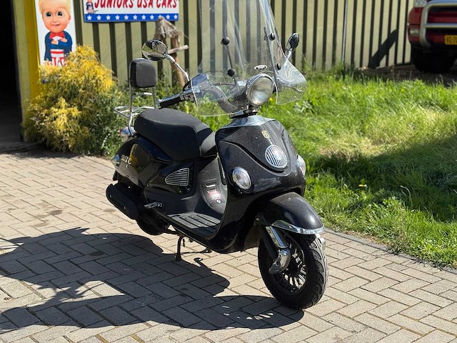 2017 btc legend scooter - afbeelding 10 van  12