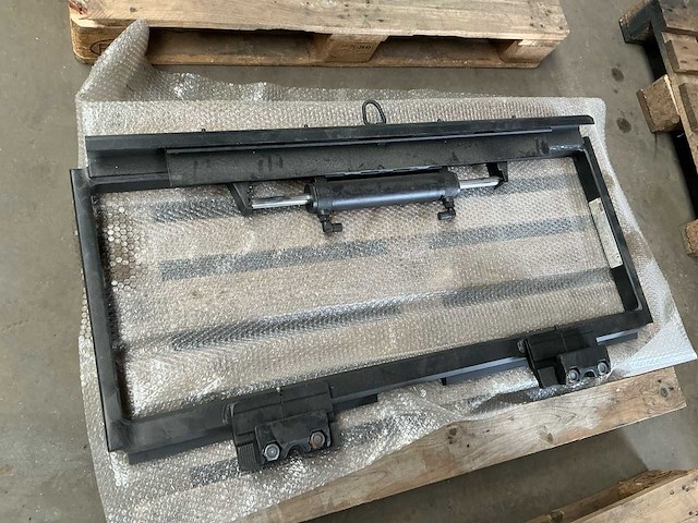 2017 cam s.r.l. f35.115p.c01 hydraulische vorkenspreider / sideshift - afbeelding 1 van  9