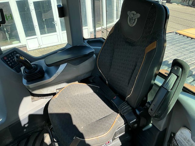 2017 case 821g shovel - afbeelding 17 van  33