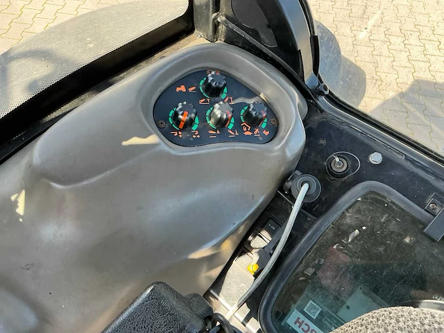 2017 case international quantum 105f smalspoortractor - afbeelding 21 van  37