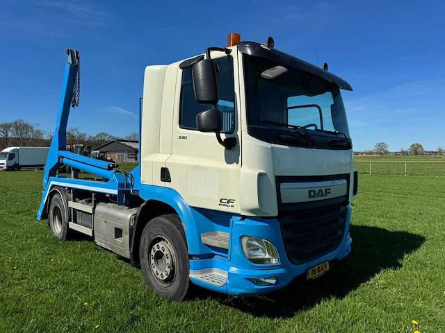 2017 daf cf330 vrachtwagen - afbeelding 18 van  20