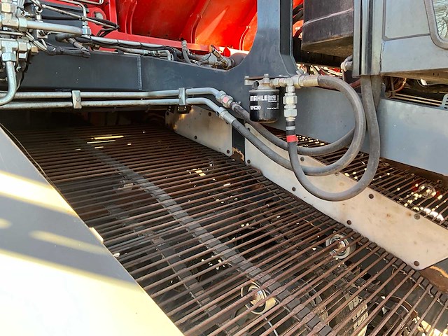 2017 dewulf kwatro gen ii 4-rij bunkerrooier op rupsonderstel aardappelrooier - afbeelding 45 van  72