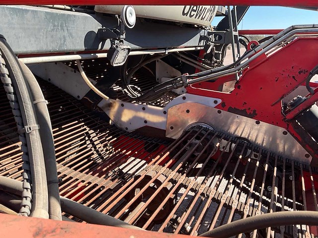 2017 dewulf kwatro gen ii 4-rij bunkerrooier op rupsonderstel aardappelrooier - afbeelding 46 van  72