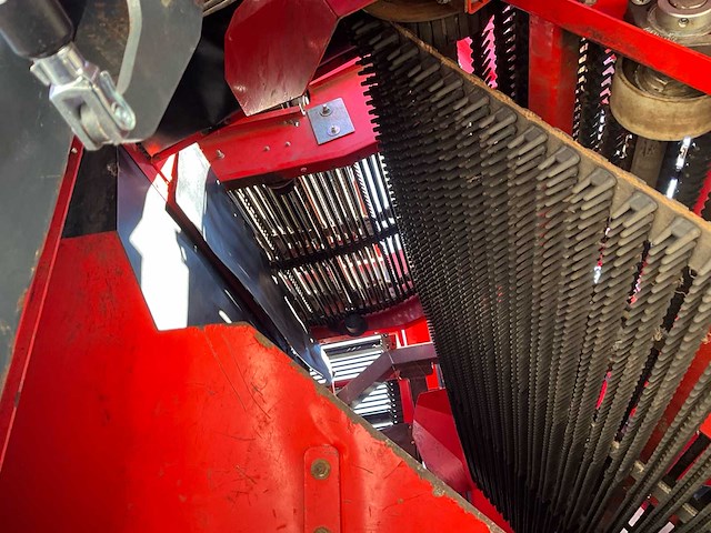 2017 dewulf kwatro gen ii 4-rij bunkerrooier op rupsonderstel aardappelrooier - afbeelding 71 van  72