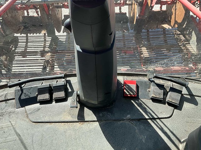 2017 dewulf kwatro gen ii 4-rij bunkerrooier op rupsonderstel aardappelrooier - afbeelding 31 van  43