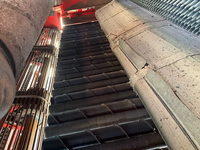 2017 dewulf kwatro gen ii 4-rij bunkerrooier op rupsonderstel aardappelrooier - afbeelding 42 van  43