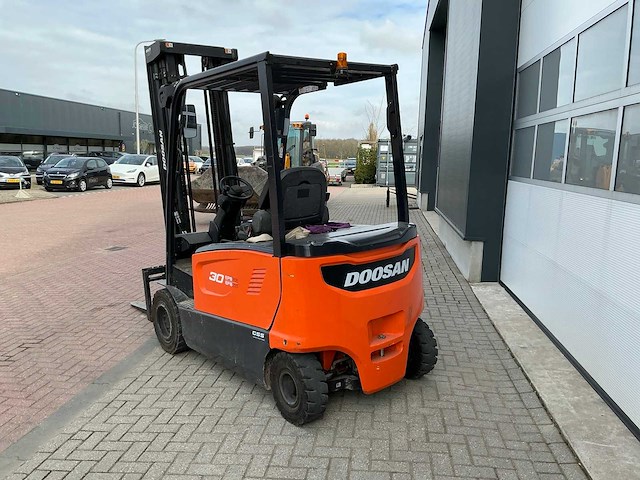 2017 doosan b30x-7 vorkheftruck - afbeelding 14 van  18