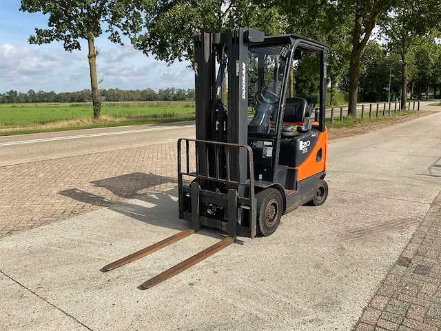 2017 doosan d20sc-5 vorkheftruck - afbeelding 1 van  30