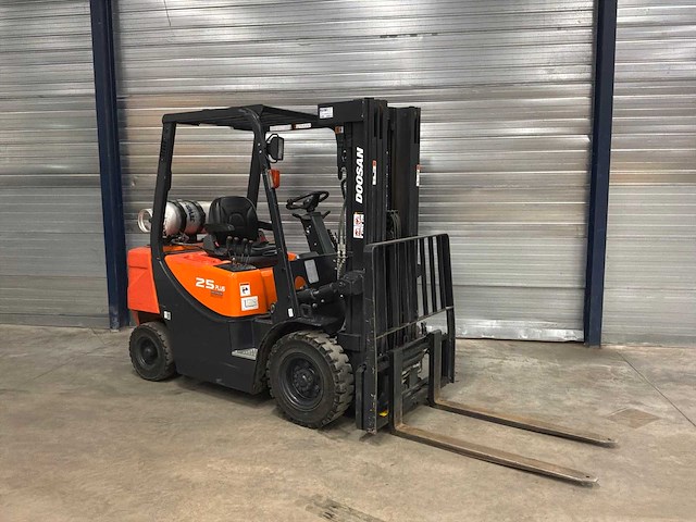 2017 doosan g25gp vorkheftruck - afbeelding 1 van  34