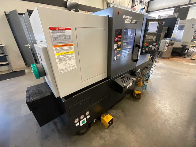 2017 doosan puma gt2100m horizontale cnc turret centrum - afbeelding 12 van  23