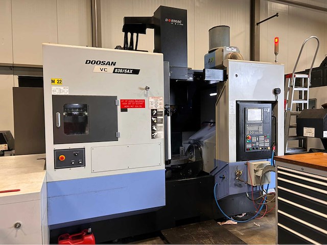 2017 doosan vc 630/5ax cnc universal machinecentrum - afbeelding 1 van  24