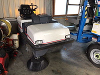 2017 dulevo 90eh zelfrijdende veegmachine - afbeelding 2 van  7