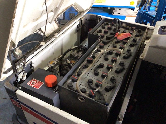 2017 dulevo 90eh zelfrijdende veegmachine - afbeelding 7 van  7