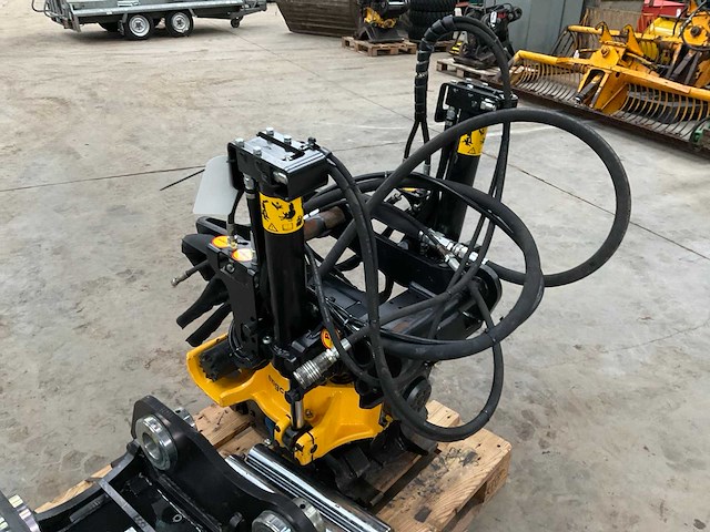 2017 engcon ec214-qs60-qs60-ss9 draaikantelstuk, “s60” - afbeelding 1 van  7