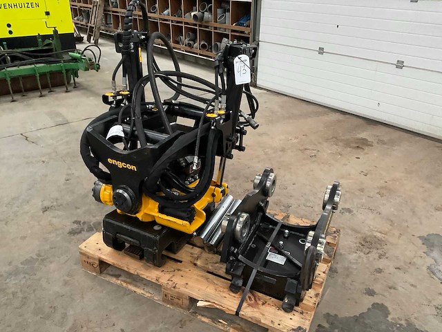 2017 engcon ec214-qs60-qs60-ss9 draaikantelstuk, “s60” - afbeelding 2 van  7