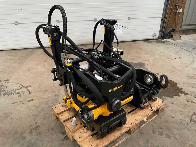 2017 engcon ec214-qs60-qs60-ss9 draaikantelstuk, “s60” - afbeelding 3 van  7