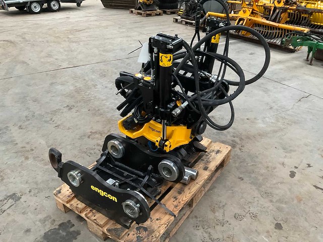 2017 engcon ec214-qs60-qs60-ss9 draaikantelstuk, “s60” - afbeelding 5 van  7