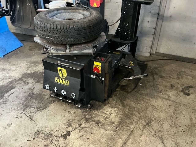 2017 fabbri bl-202b banden de-en montageapparaat - afbeelding 10 van  14