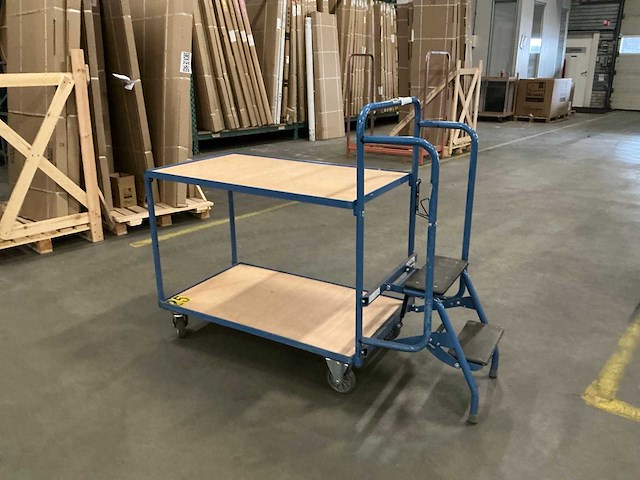 2017 fetra 2105 etagewagen met trap - afbeelding 1 van  5