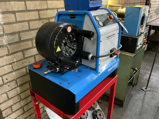 2017 finn power p20 hydraulische slangen pers - afbeelding 3 van  7